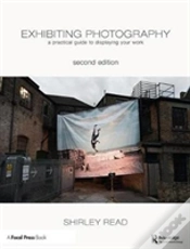 Capa do artigo Exhibiting Photography