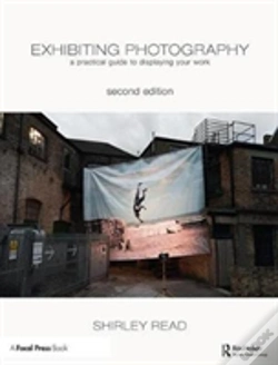 Capa do artigo Exhibiting Photography