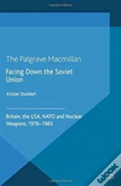 Capa do artigo Facing Down The Soviet Union