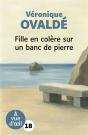 Fille En Colère Sur Un Banc De Pierre - Preview