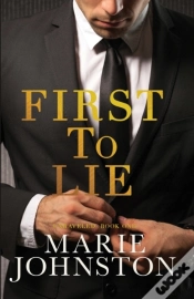 Capa do artigo First To Lie (Large Print)