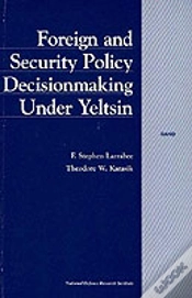 Capa do artigo Foreign And Security Decision Making Under Yeltsin