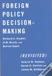 Capa do artigo Foreign Policy Decision-Making (Revisited)