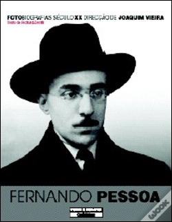 Capa do artigo Fotobiografias do Século XX - Fernando Pessoa