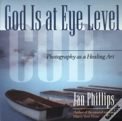 Capa do artigo God Is At Eye Level