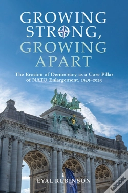 Capa do artigo Growing Strong, Growing Apart