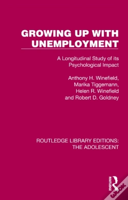 Capa do artigo Growing Up With Unemployment
