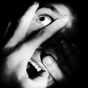 Capa do artigo Hurt people hurt - CD