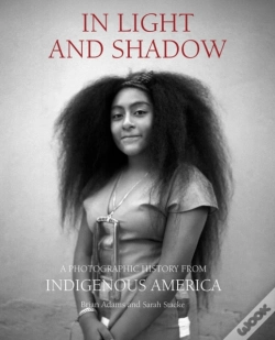 Capa do artigo In Light And Shadow
