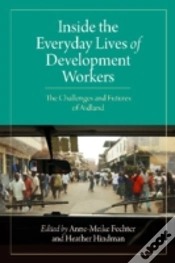 Capa do artigo Inside The Everyday Lives Of Development Workers