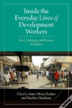 Capa do artigo Inside The Everyday Lives Of Development Workers