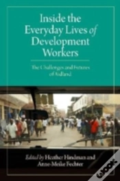 Capa do artigo Inside The Everyday Lives Of Development Workers