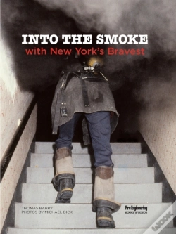 Capa do artigo Into The Smoke With New York'S Bravest
