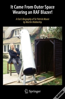 Capa do artigo It Came From Outer Space Wearing An Raf Blazer!