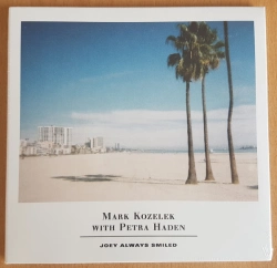 Capa do artigo Joey Always Smiled - CD