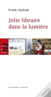 Capa do artigo Jolie Libraire Dans La Lumière