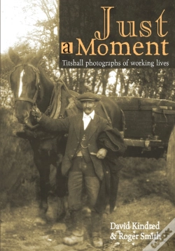 Capa do artigo Just A Moment