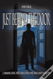 Capa do artigo Just Behind The Door