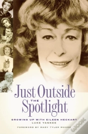 Capa do artigo Just Outside The Spotlight