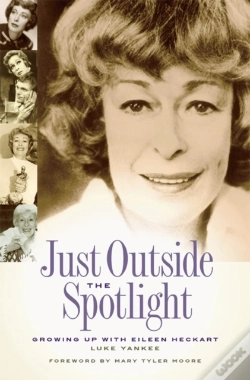 Capa do artigo Just Outside The Spotlight