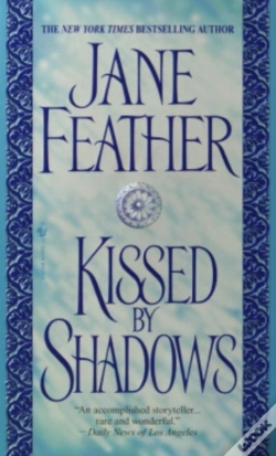 Capa do artigo Kissed By Shadows
