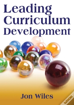 Capa do artigo Leading Curriculum Development