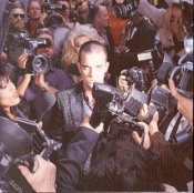 Capa do artigo Life Thru a Lens - CD