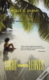 Capa do artigo Light Between The Leaves