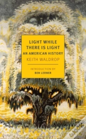 Capa do artigo Light While There Is Light
