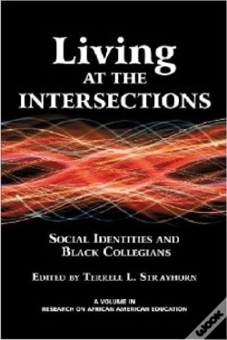 Capa do artigo Living At The Intersections