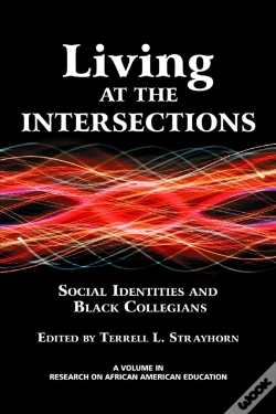 Capa do artigo Living At The Intersections