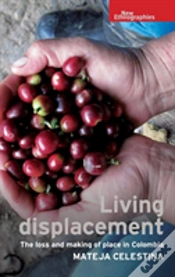 Capa do artigo Living Displacement