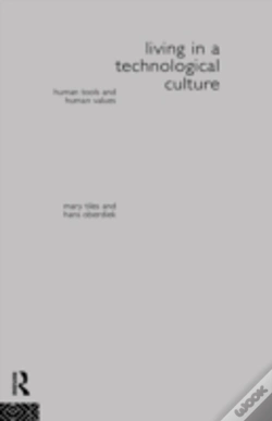 Capa do artigo Living In A Technological Culture