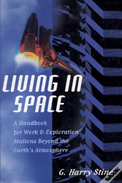 Capa do artigo Living In Space