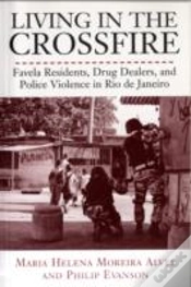 Capa do artigo Living In The Crossfire