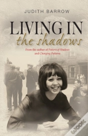 Capa do artigo Living In The Shadows