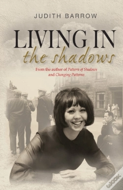 Capa do artigo Living In The Shadows