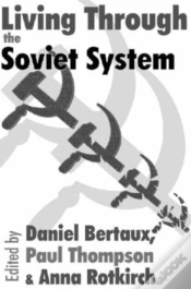 Capa do artigo Living Through The Soviet System