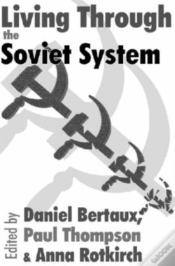 Capa do artigo Living Through The Soviet System