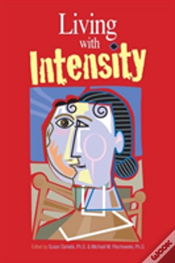 Capa do artigo Living With Intensity