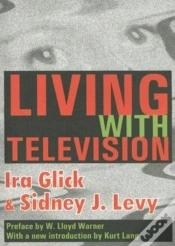 Capa do artigo Living With Television