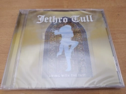 Capa do artigo Living With The Past - CD