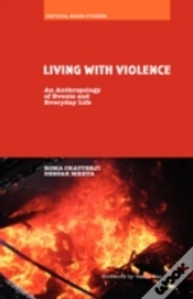 Capa do artigo Living With Violence