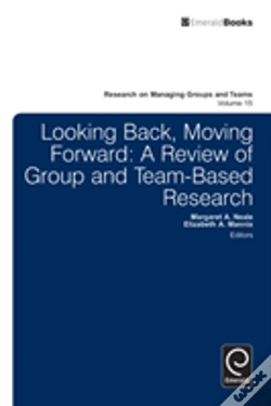 Capa do artigo Looking Back, Moving Forward