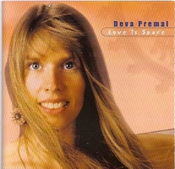 Capa do artigo Love Is Space - CD