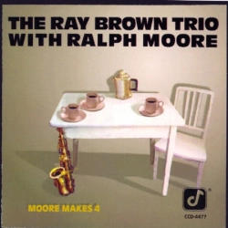 Capa do artigo Moore Makes 4 - CD