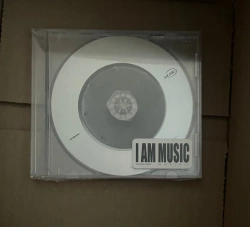 Capa do artigo Music - CD