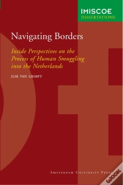 Capa do artigo Navigating Borders