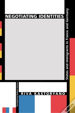 Capa do artigo Negotiating Identities