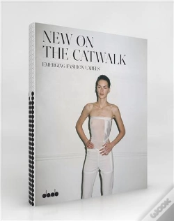Capa do artigo New On The Catwalk Emerging Fashion Labels /Anglais